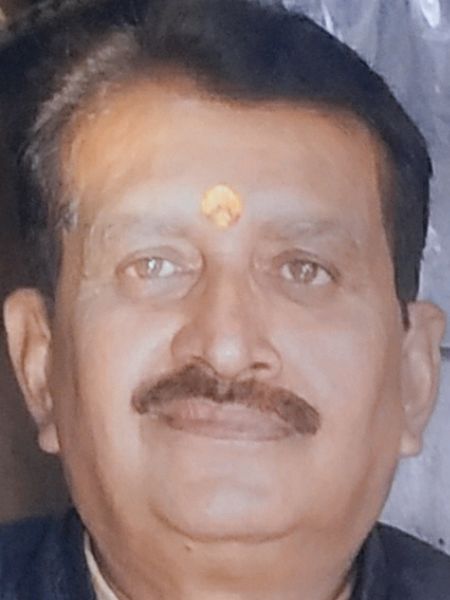 श्री वीरेन्द्र त्रिपाठी